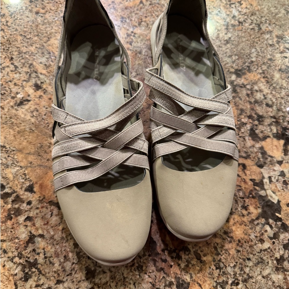 Merrell Women's Tan Crisscross Flats
